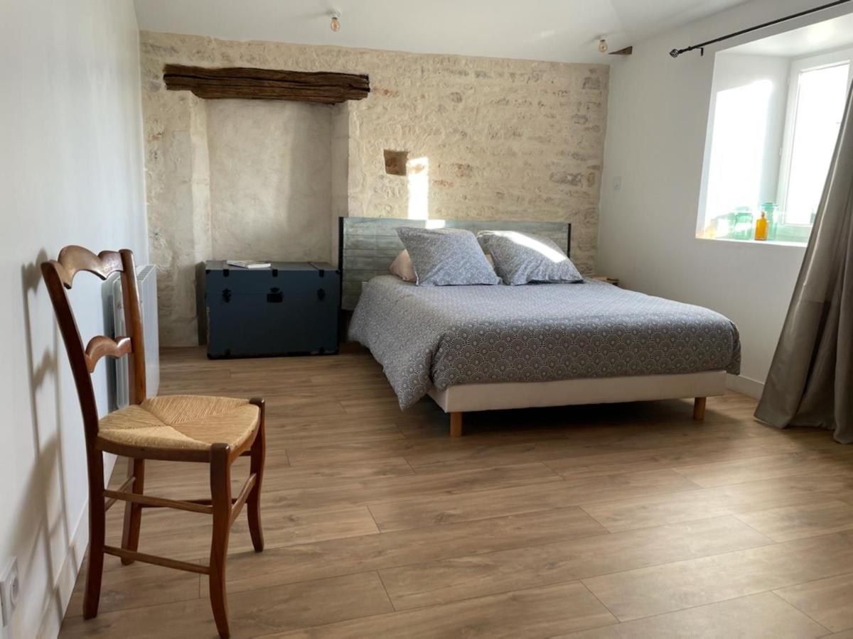 La Commanderie Des Templiers Gite 4 Etoiles Saint-Etienne-de-Brillouet 外观 照片