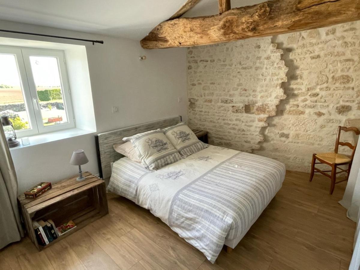 La Commanderie Des Templiers Gite 4 Etoiles Saint-Etienne-de-Brillouet 外观 照片